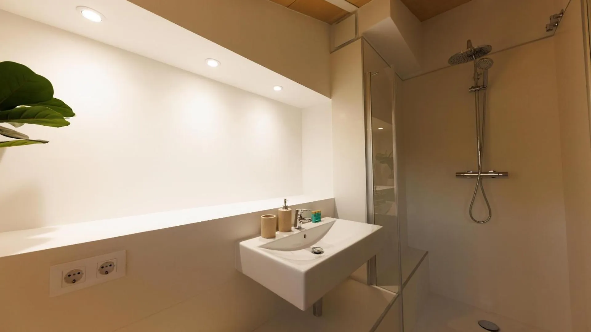 Bravissimo Pont Sant Agusti, Monthly Apartments Gerona