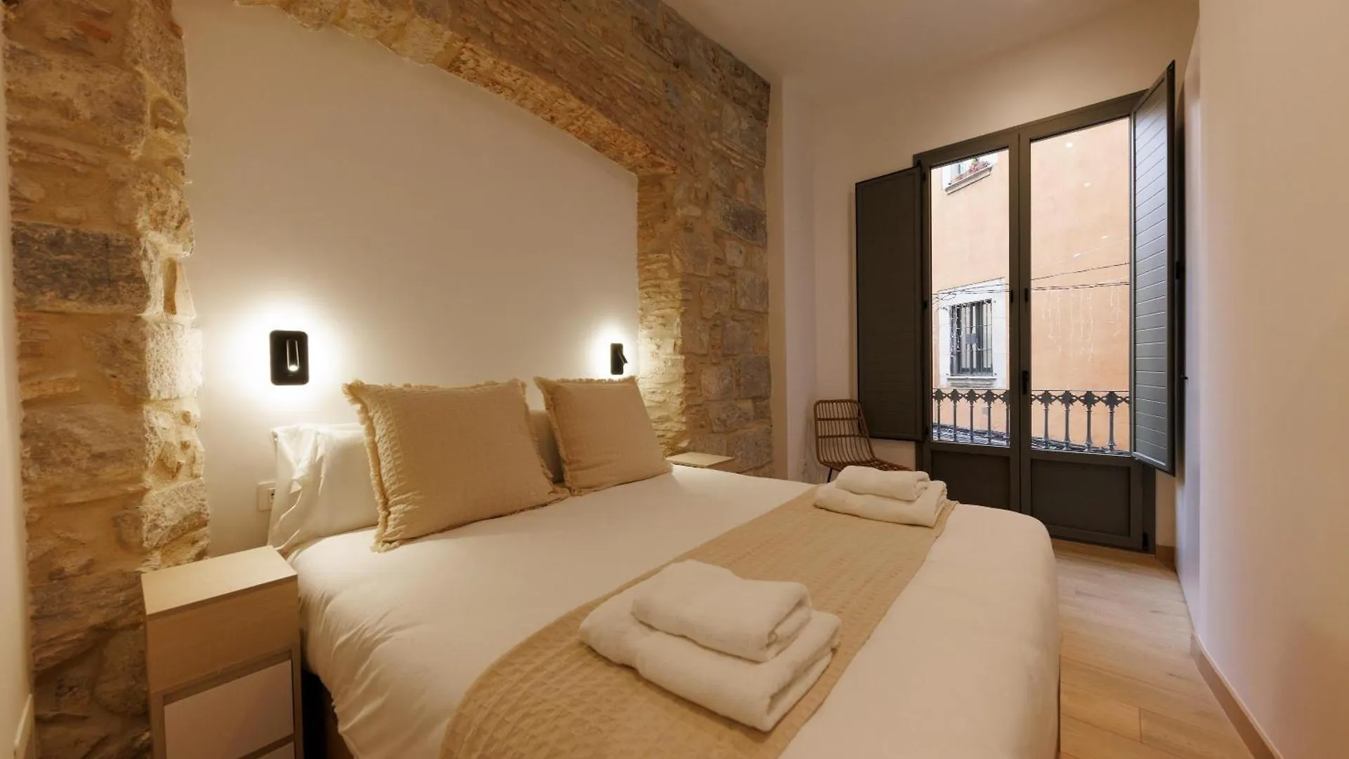 Bravissimo Pont Sant Agusti, Monthly Apartments Gerona España