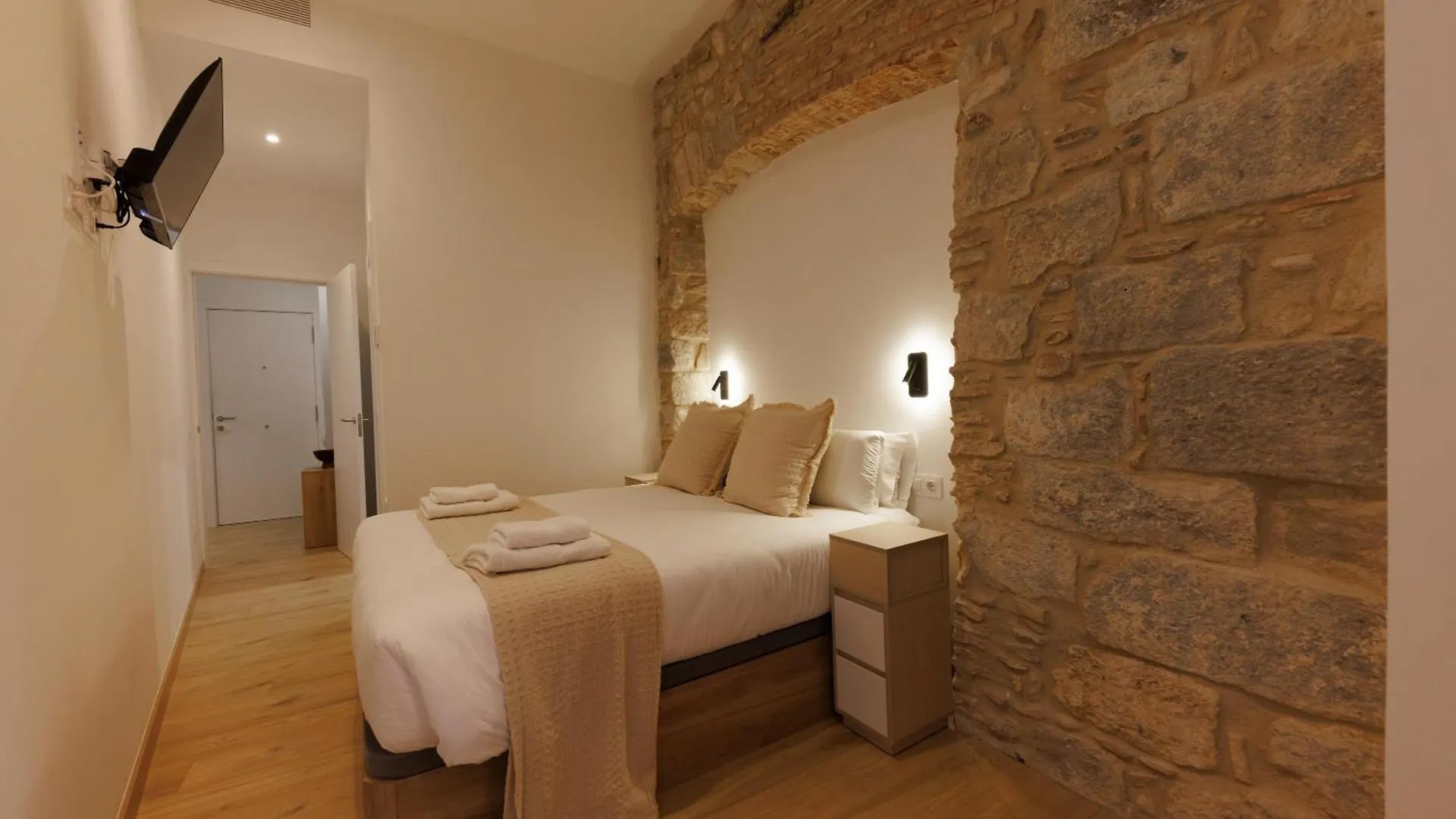 Bravissimo Pont Sant Agusti, Monthly Apartments Girona Spain